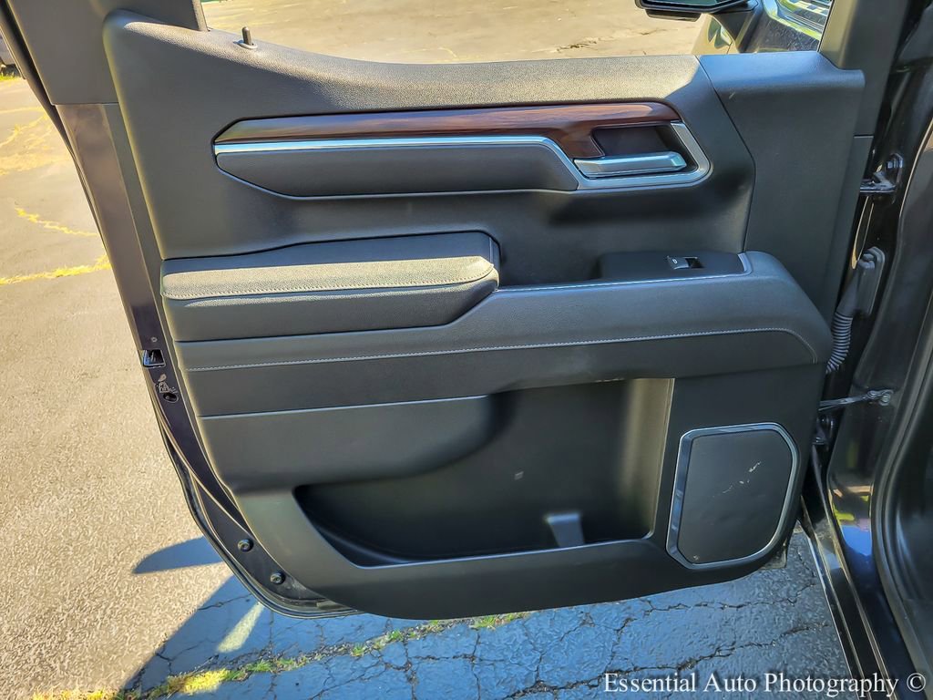 2025 GMC Sierra 1500 SLT - Photo 23