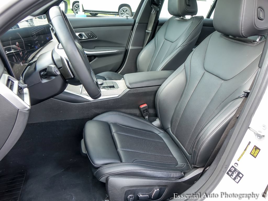 2025 BMW 3 Series 330i - Photo 11