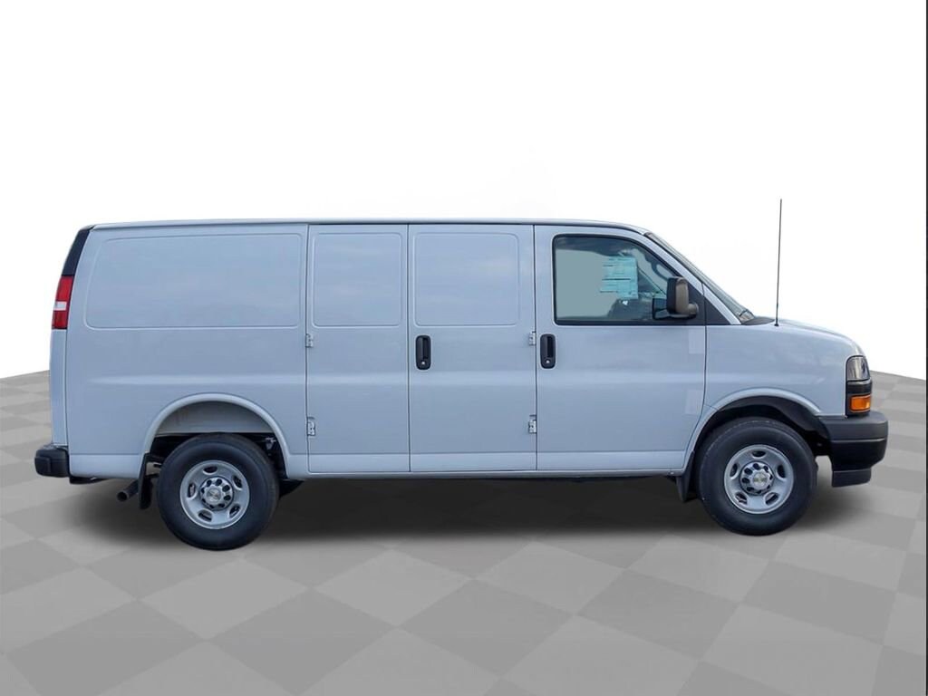 2026 Chevrolet Express Cargo Work Van - Photo 10