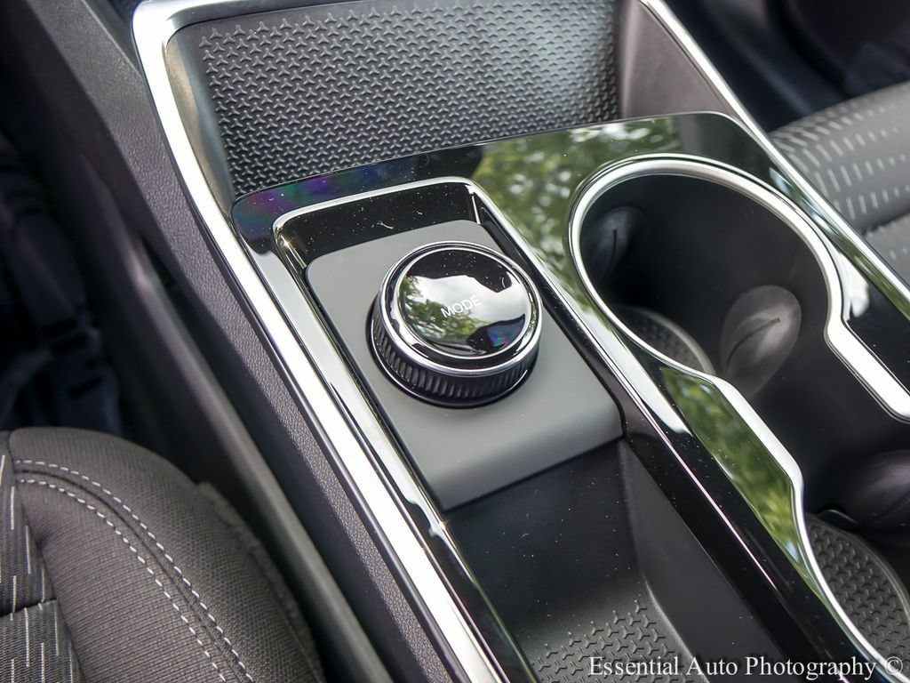 2027 Chevrolet Equinox LT - Photo 19