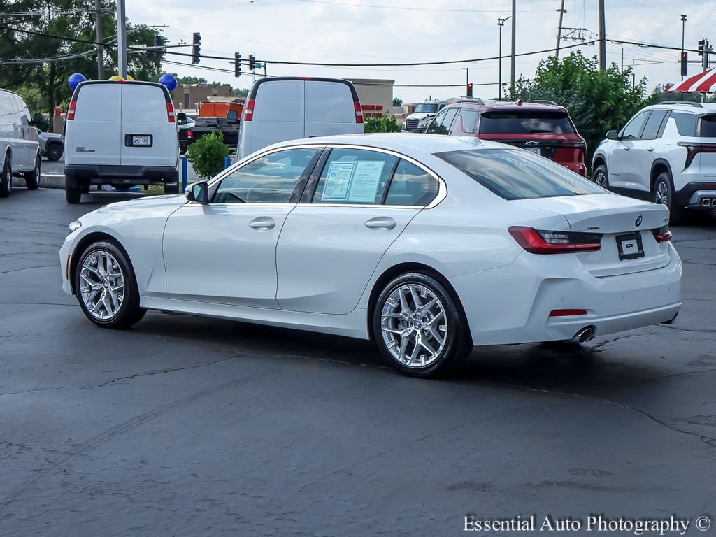 2025 BMW 3 Series 330i - Photo 6