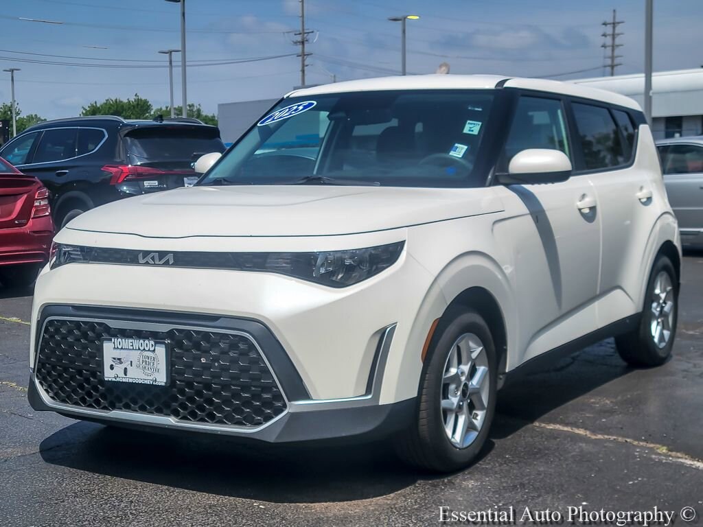 Used 2025 Kia Soul LX Hatchback