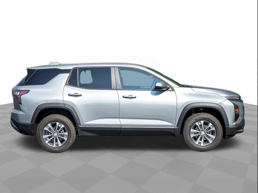 2027 Chevrolet Equinox LT - Photo 10