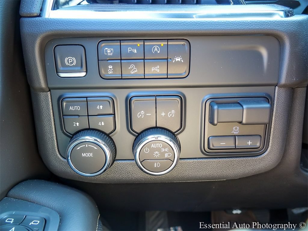 2025 Chevrolet Suburban Premier - Photo 26