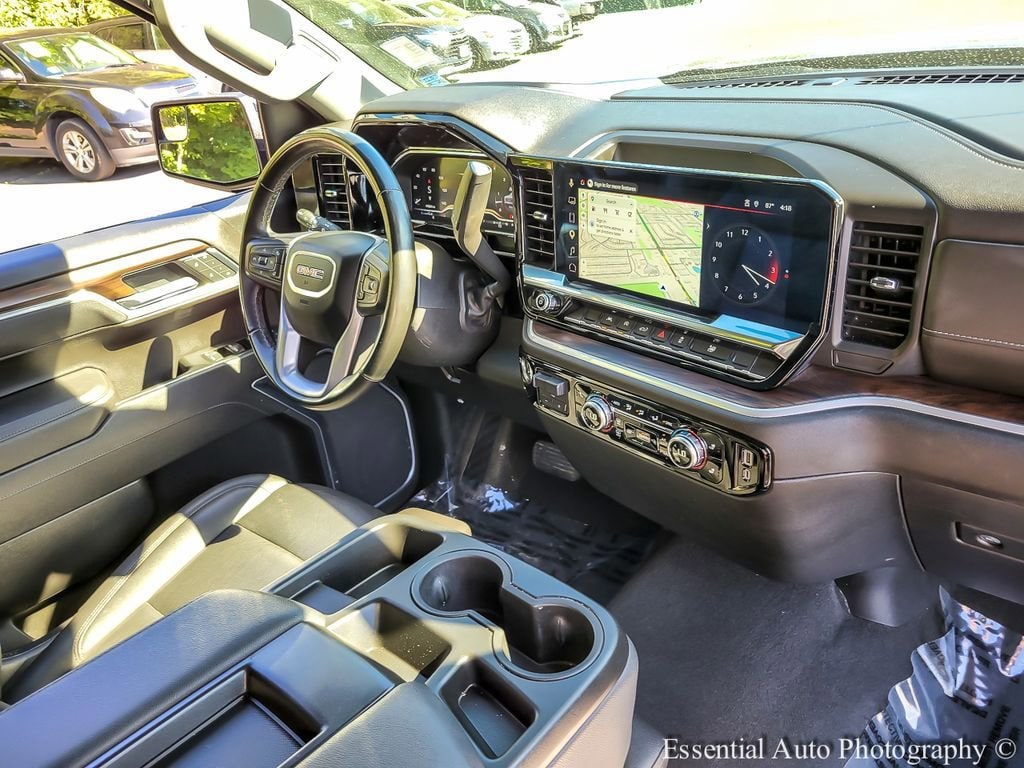 2025 GMC Sierra 1500 SLT - Photo 27