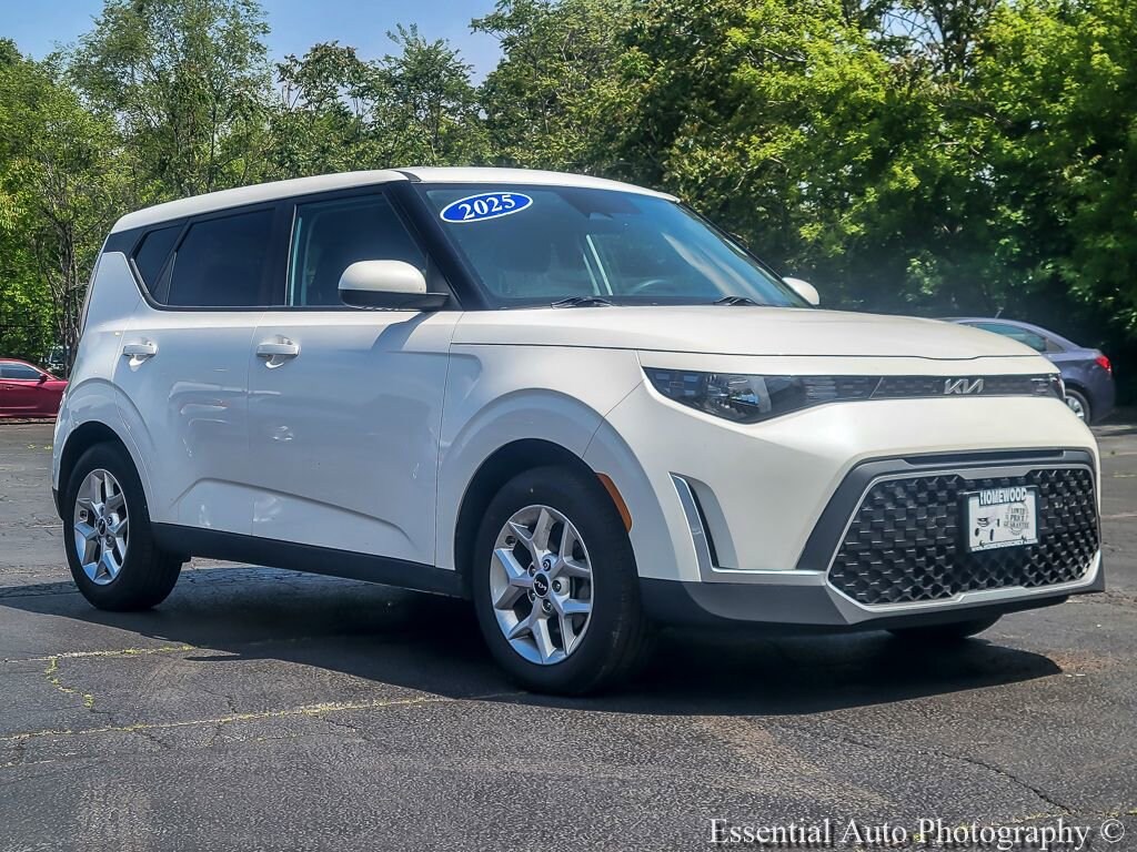 Used 2025 Kia Soul LX Hatchback