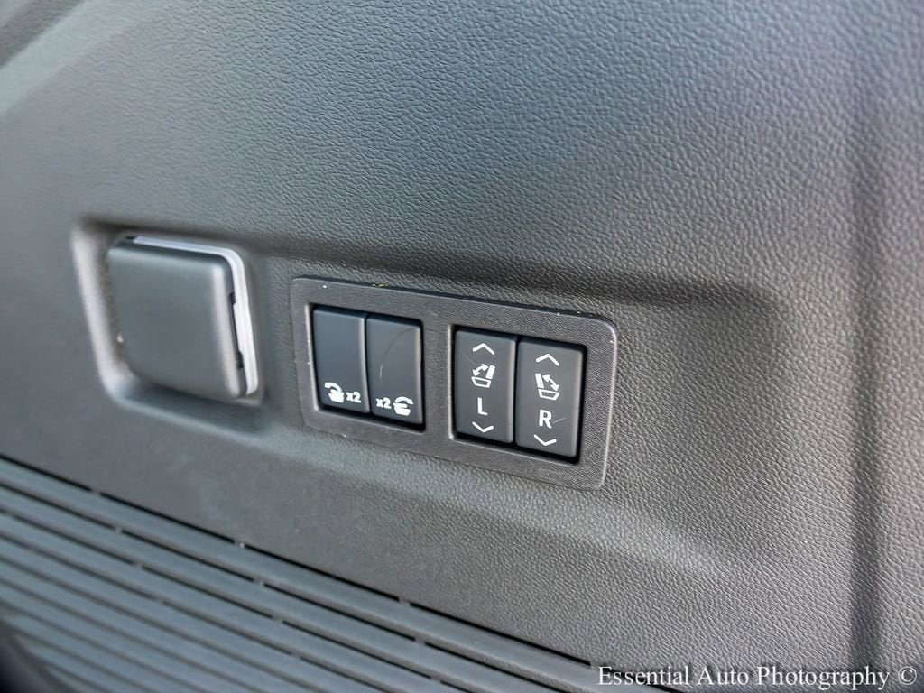 2025 Chevrolet Suburban Premier - Photo 27