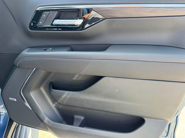 2026 Chevrolet Tahoe Premier photo 3