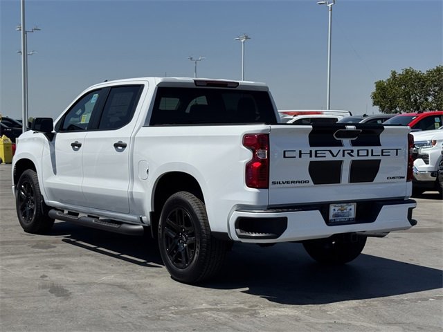 2025 Chevrolet Silverado Custom photo 2