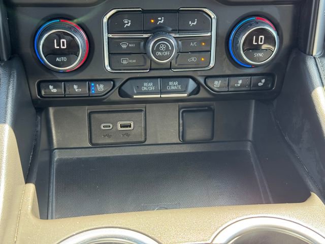 2024 Chevrolet Suburban Premier - Photo 21