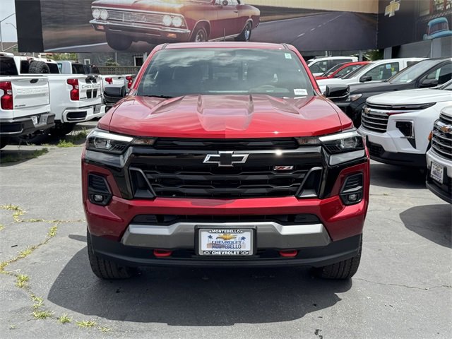 2025 Chevrolet Colorado Z71 photo 2