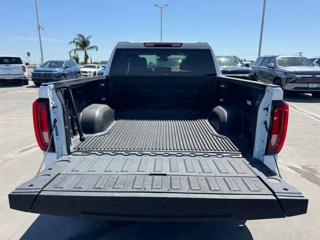 2025 GMC Sierra 1500 SLT - Photo 8