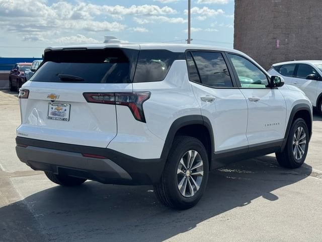 2026 Chevrolet Equinox LT photo 4