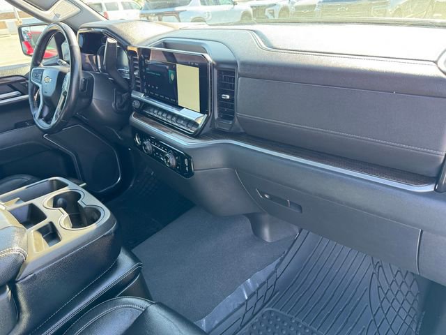 2022 Chevrolet Silverado 1500 LT photo 4