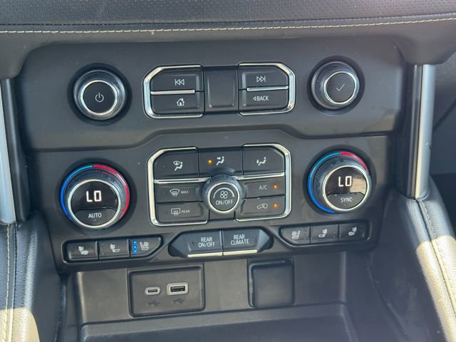 2024 Chevrolet Suburban Premier - Photo 20