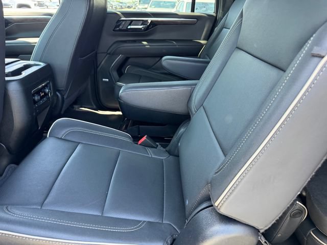 2025 Chevrolet Suburban Premier - Photo 12