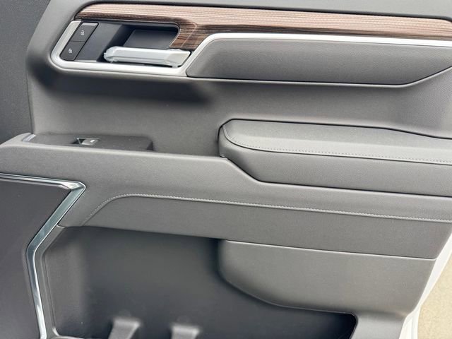 2026 Chevrolet Silverado 1500 RST photo 3