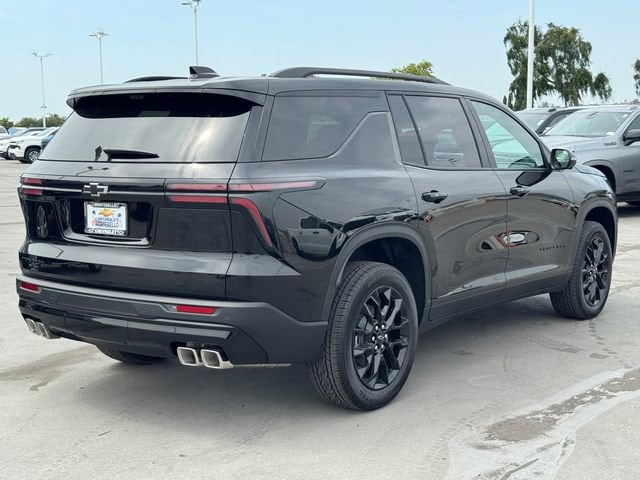 2026 Chevrolet Traverse LT photo 4