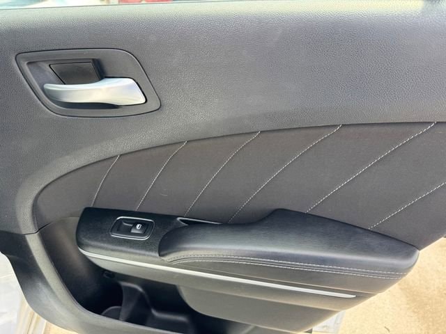 2023 Dodge Charger SXT photo 3