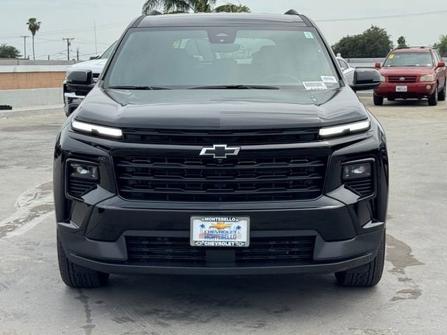 2026 Chevrolet Traverse LT photo 2
