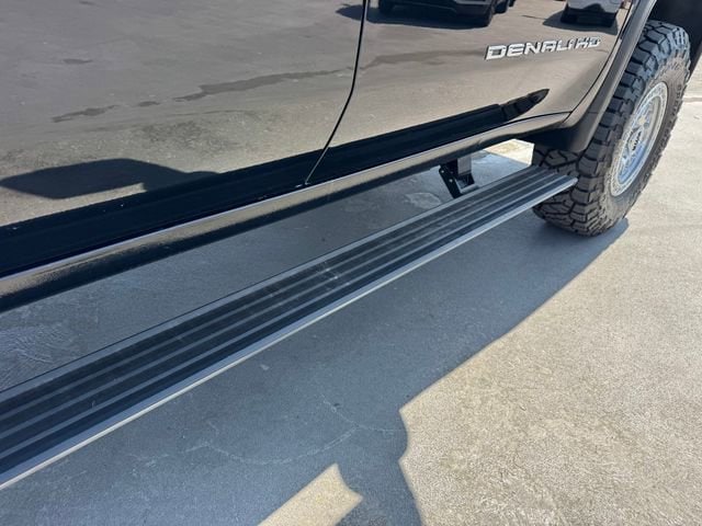 2022 GMC Sierra 2500 HD Denali photo 3