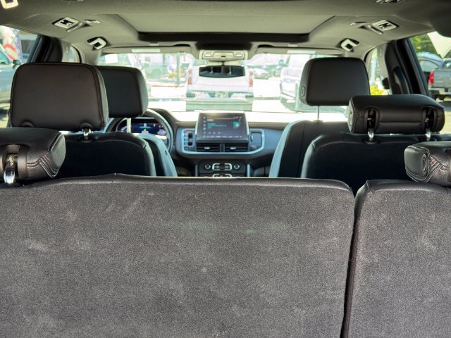 2023 Chevrolet Suburban RST - Photo 12