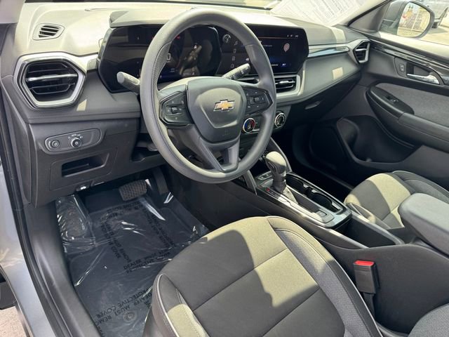 2025 Chevrolet Trailblazer LS - Photo 13
