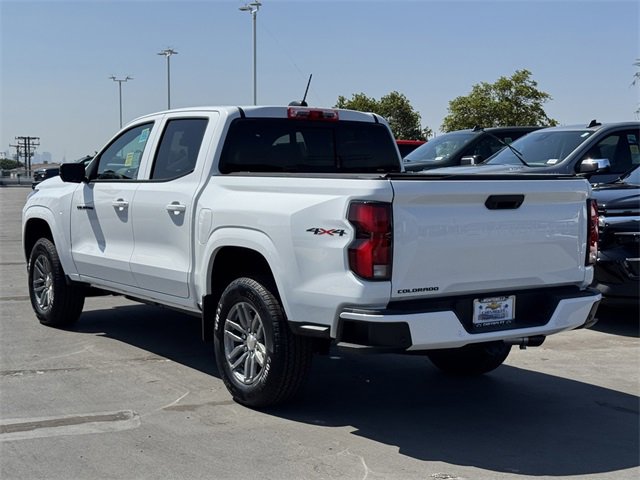 2025 Chevrolet Colorado Work Truck LT photo 2