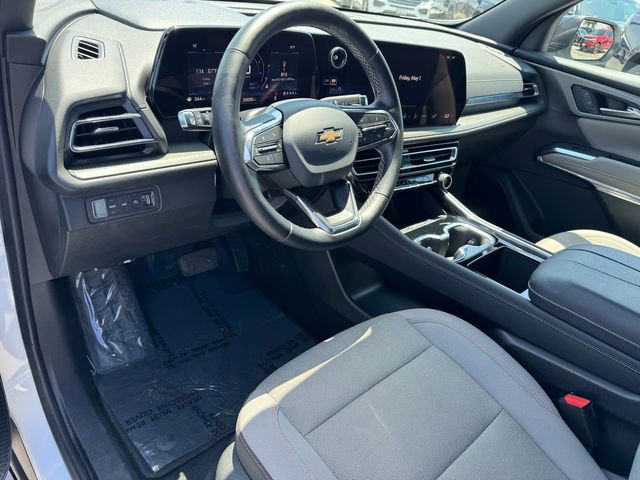 2025 Chevrolet Traverse LT - Photo 13