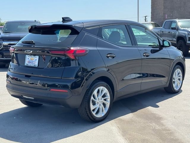 2027 Chevrolet Bolt LT photo 4
