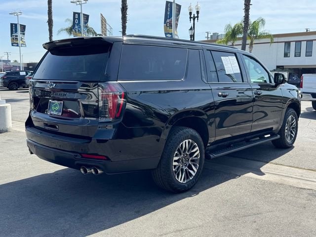 2025 Chevrolet Suburban Z71 photo 5