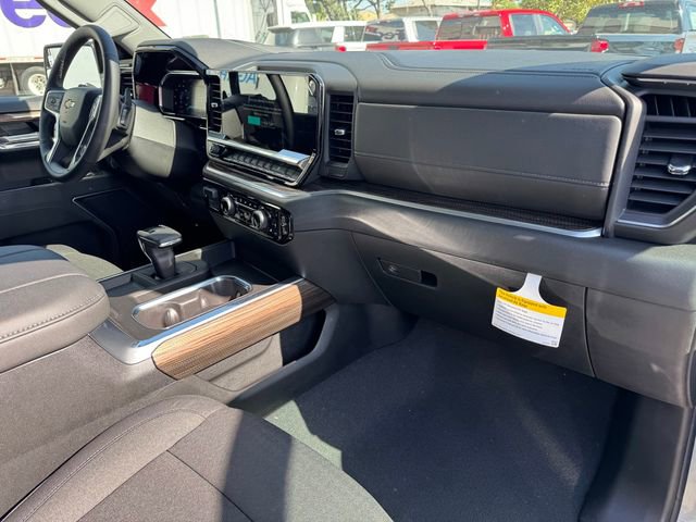 2026 Chevrolet Silverado 1500 LT photo 5
