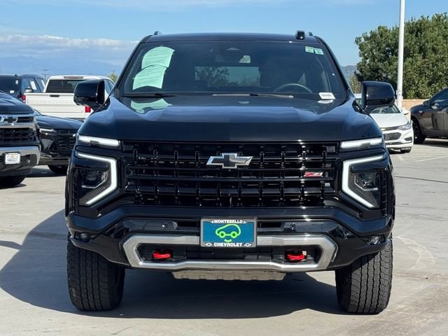 2025 Chevrolet Tahoe Z71 photo 2