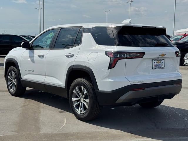 2026 Chevrolet Equinox LT photo 2