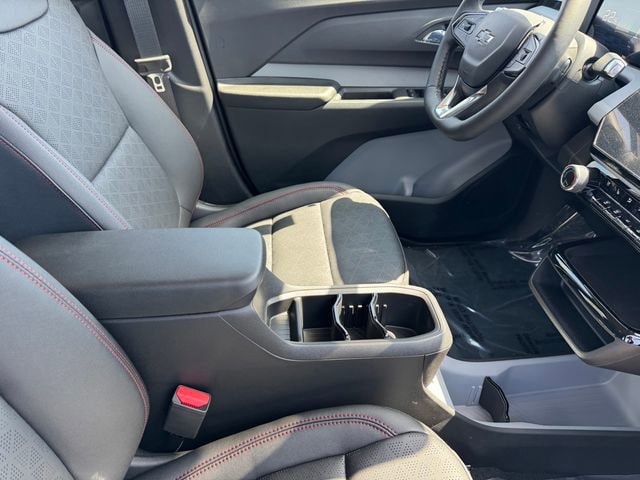 2027 Chevrolet Bolt RS - Photo 7