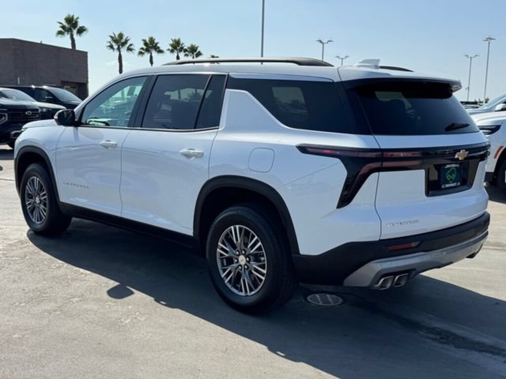 Used 2026 Chevrolet Traverse LT SUV