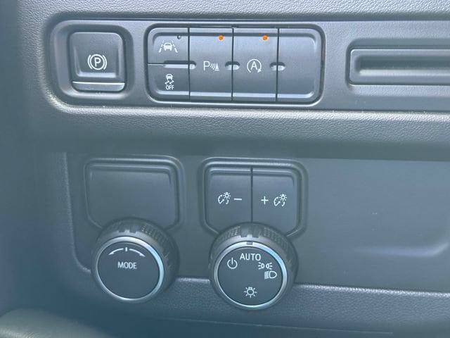 2024 Chevrolet Suburban LS - Photo 22