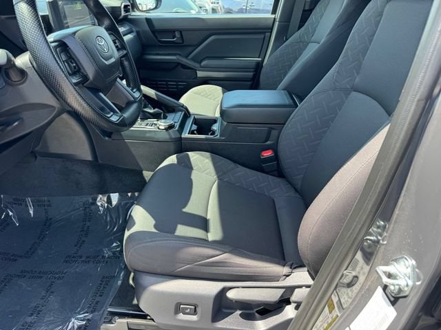2026 Toyota Tacoma SR5 - Photo 14