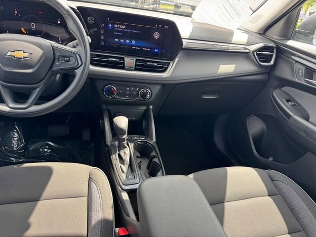 2025 Chevrolet Trailblazer LS - Photo 12