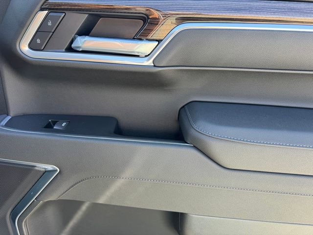 2026 Chevrolet Silverado 1500 RST photo 3