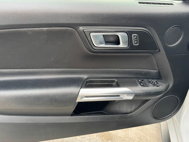 2020 Ford Mustang EcoBoost - Photo 12