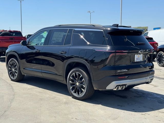 2026 Chevrolet Traverse LT photo 2