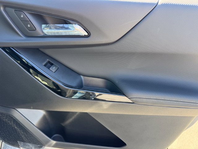 2027 Chevrolet Equinox LT - Photo 9
