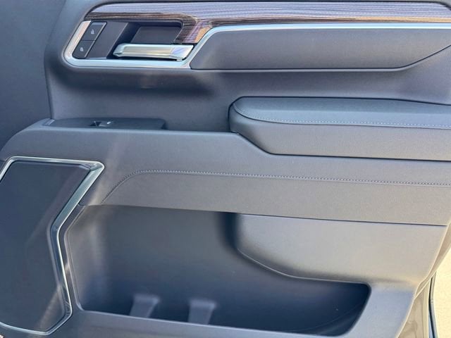 2026 Chevrolet Silverado 3500 HD LT DRW photo 3