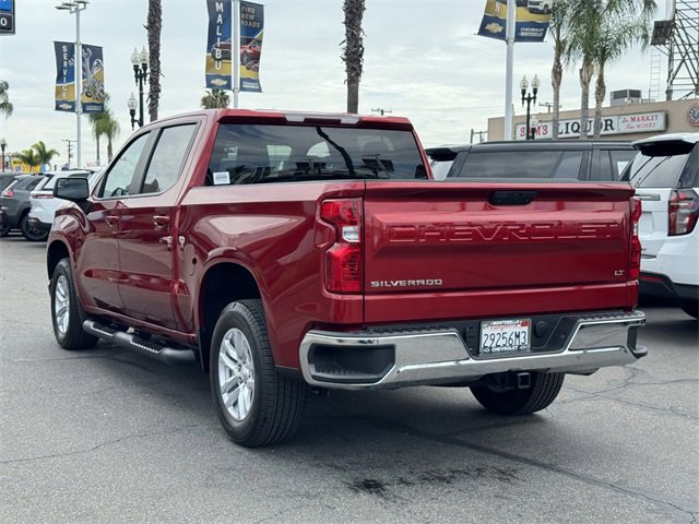 2022 Chevrolet Silverado LT photo 2