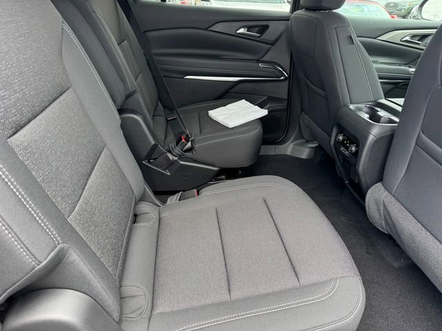 2026 Chevrolet Traverse LT photo 3