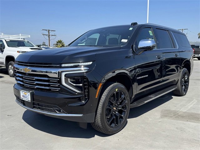 2025 Chevrolet Suburban Premier photo 3