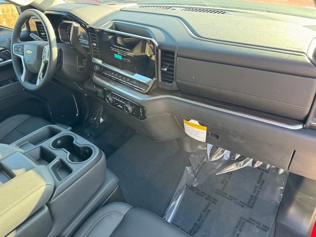 2025 Chevrolet Silverado 1500 LT photo 5