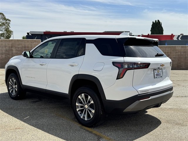 2026 Chevrolet Equinox LT photo 2