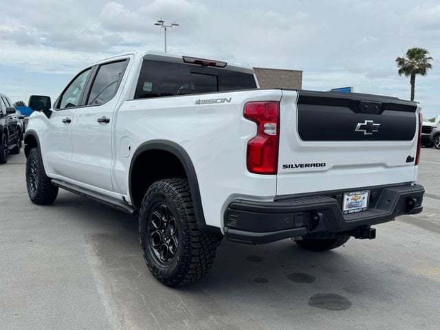 2026 Chevrolet Silverado 1500 ZR2 photo 2